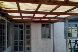 fa-udsikiftet-overdaekekt-terrasse-scaled